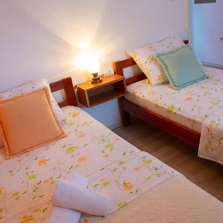 Apartment Tony - 2Bdr Beachfront Jadrija Kültér fotó