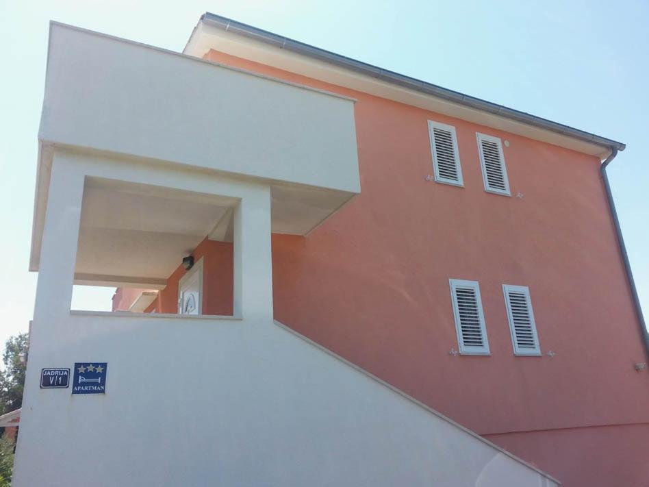 Apartment Tony - 2Bdr Beachfront Jadrija Kültér fotó