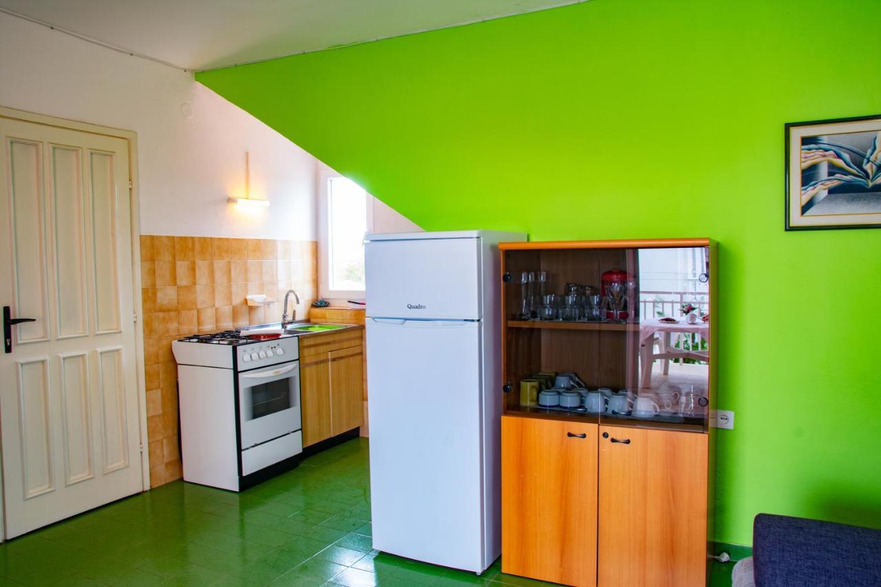 Apartment Tony - 2Bdr Beachfront Jadrija Kültér fotó