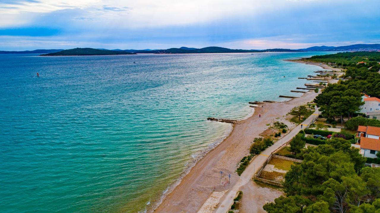 Apartment Tony - 2Bdr Beachfront Jadrija Kültér fotó