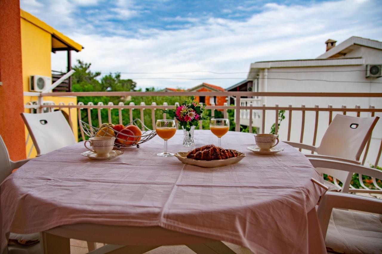 Apartment Tony - 2Bdr Beachfront Jadrija Kültér fotó
