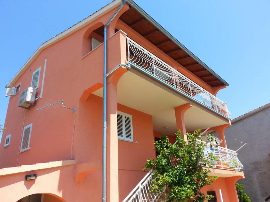 Apartment Tony - 2Bdr Beachfront Jadrija Kültér fotó