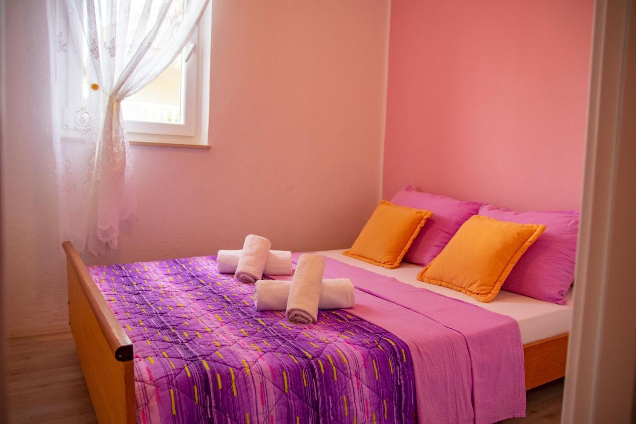 Apartment Tony - 2Bdr Beachfront Jadrija Kültér fotó